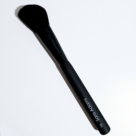 Sara Adams Cosmetiques Angled Sculpting Blush Brush #16 - Picture 3 of 6
